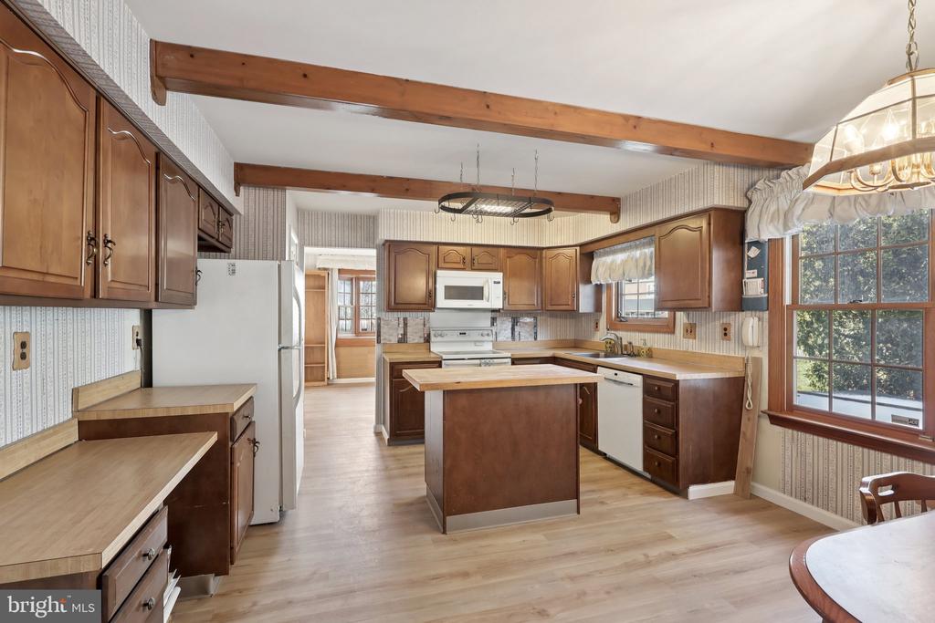 38 LANCELOT LANE