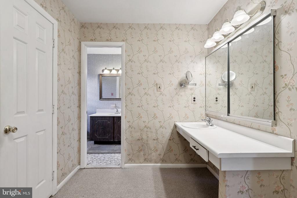 38 LANCELOT LANE