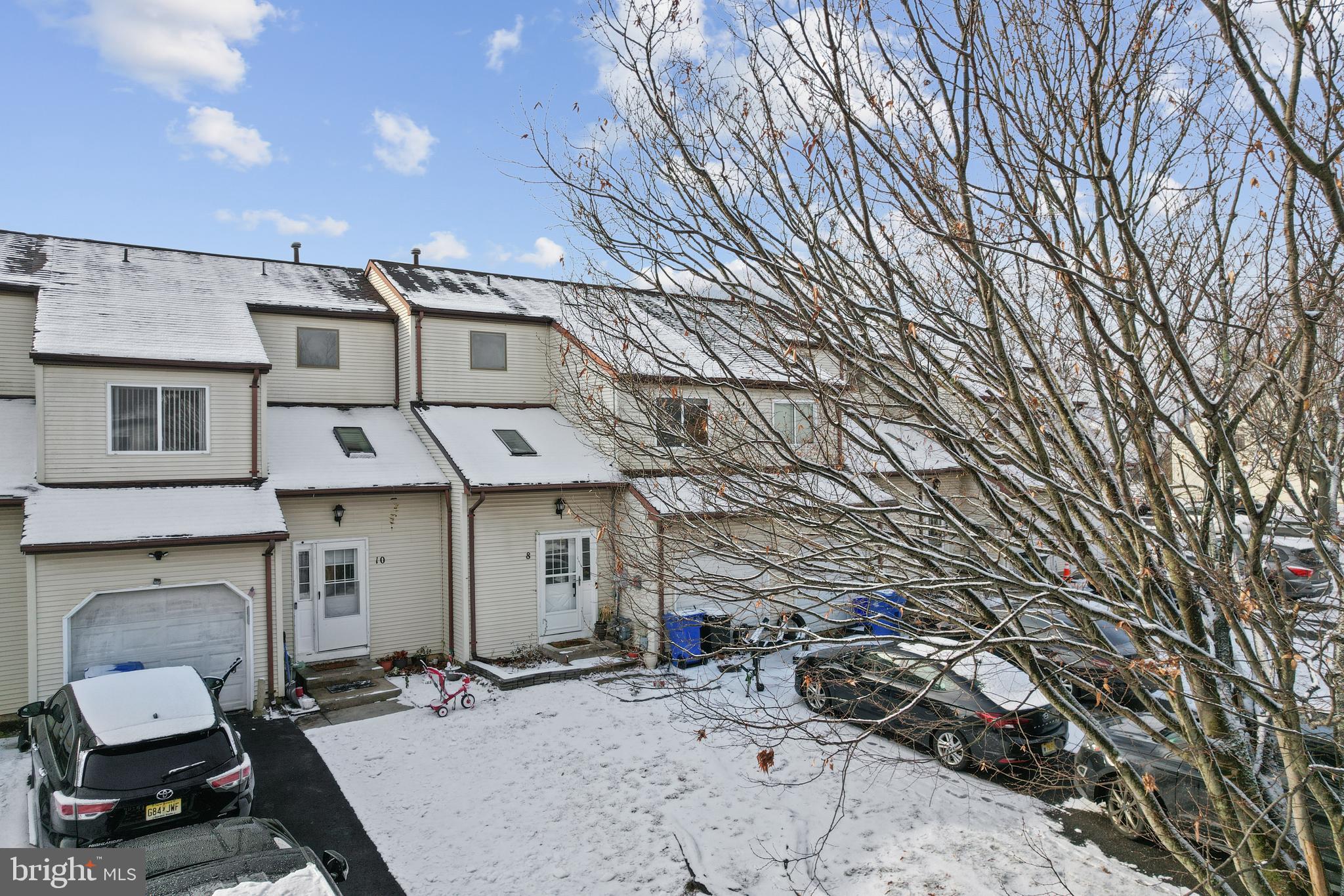 8 BAYLEAF DRIVE