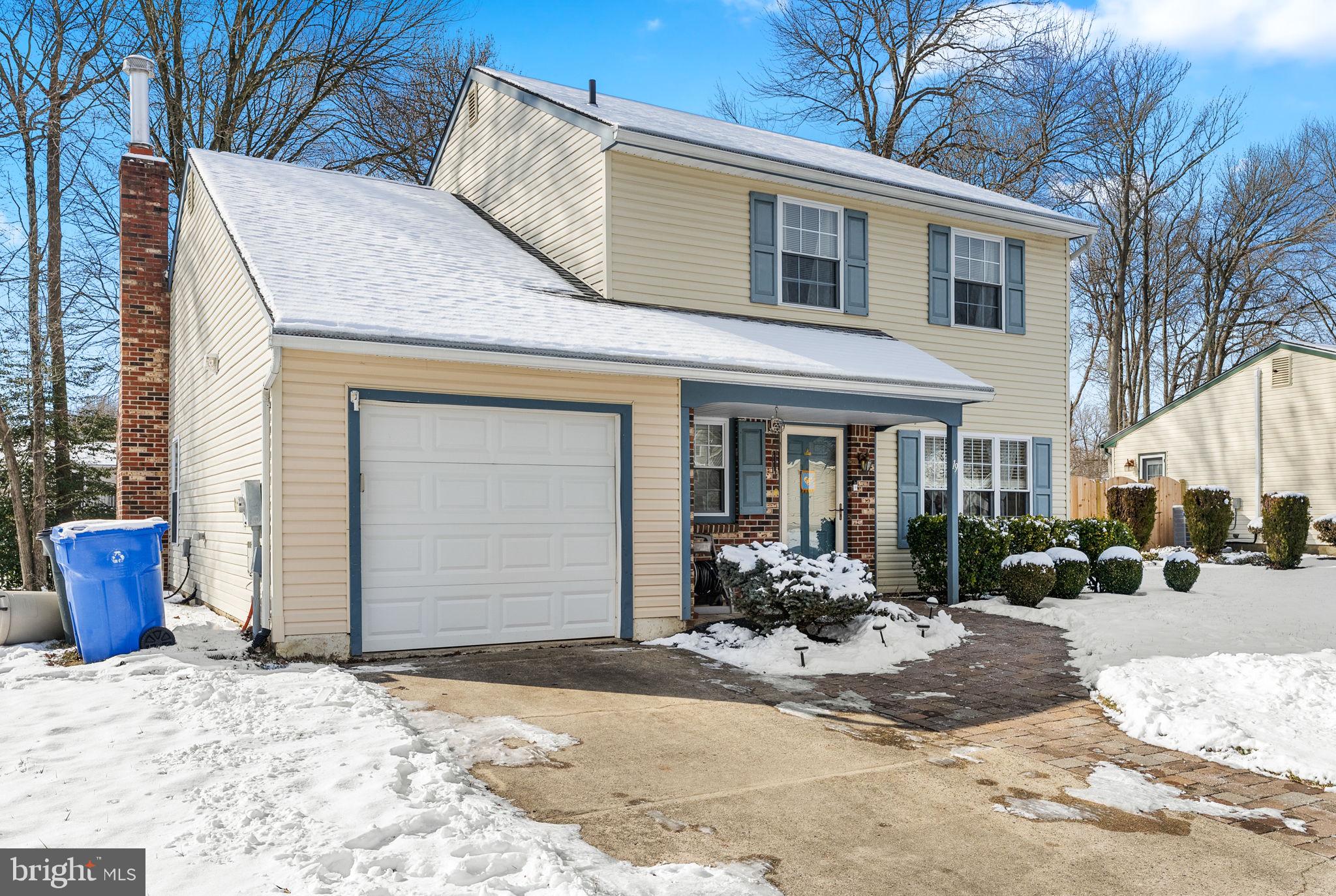 19 QUAIL HOLLOW DRIVE