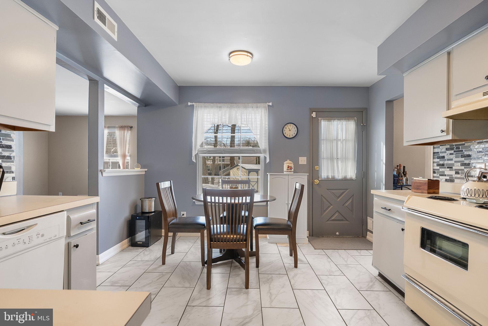 19 QUAIL HOLLOW DRIVE