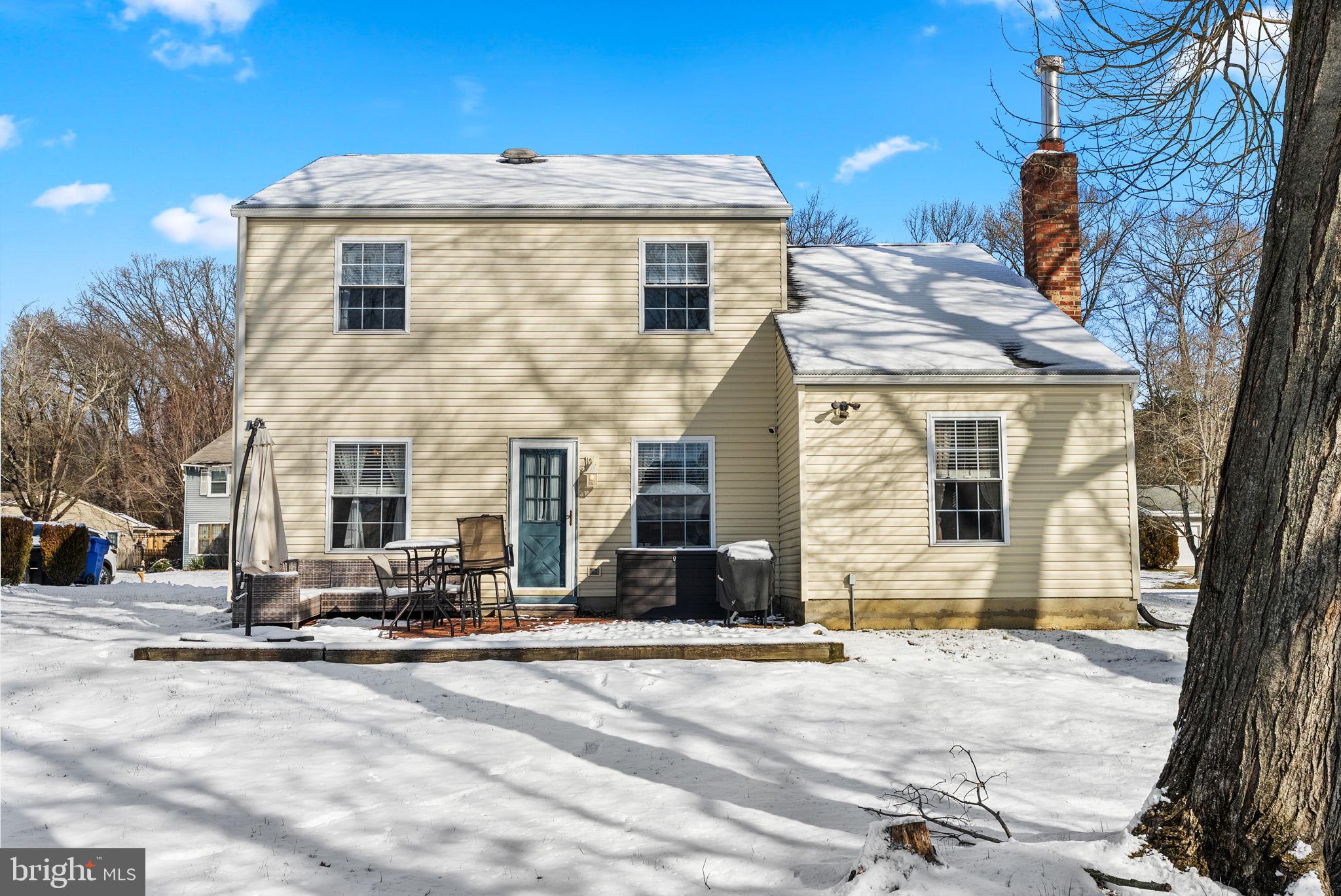 19 QUAIL HOLLOW DRIVE