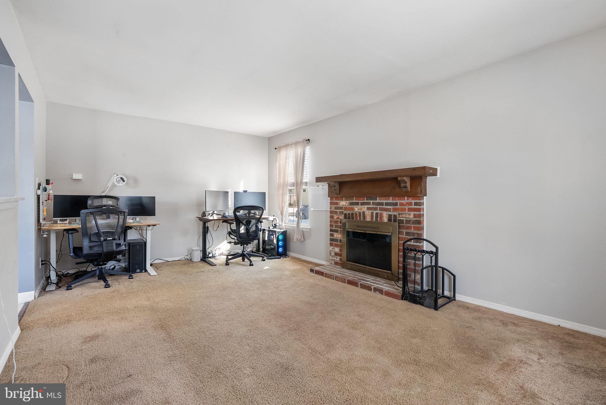 19 QUAIL HOLLOW DRIVE