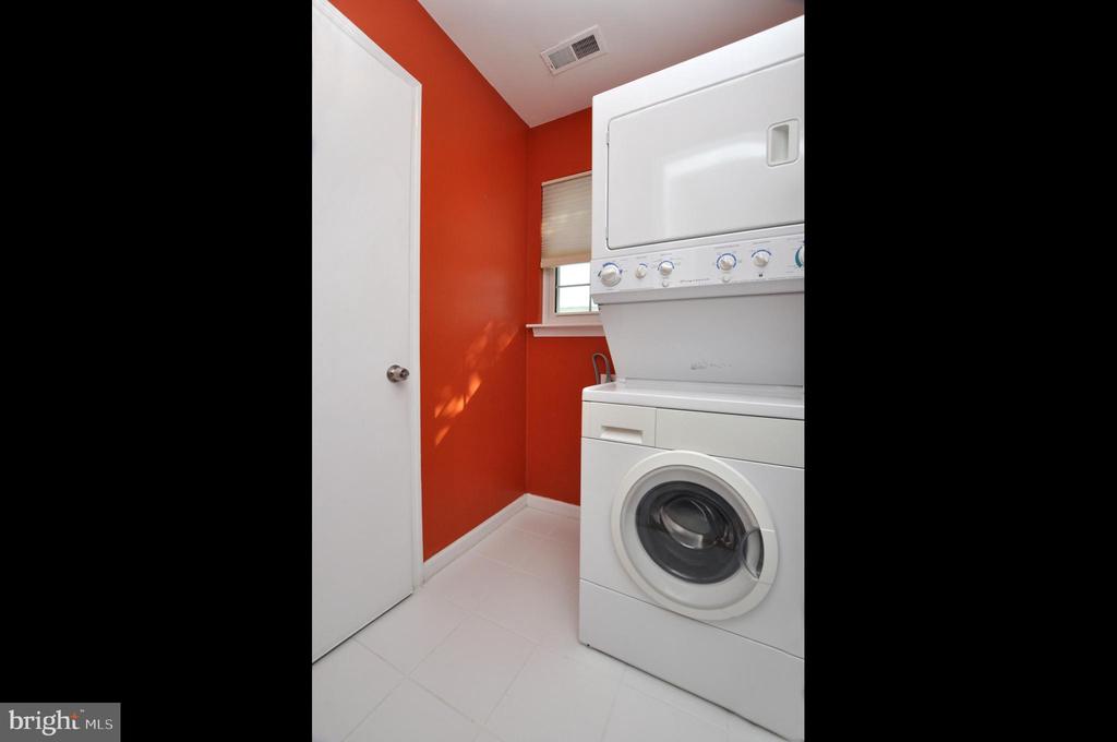 3 AVANDALE COURT