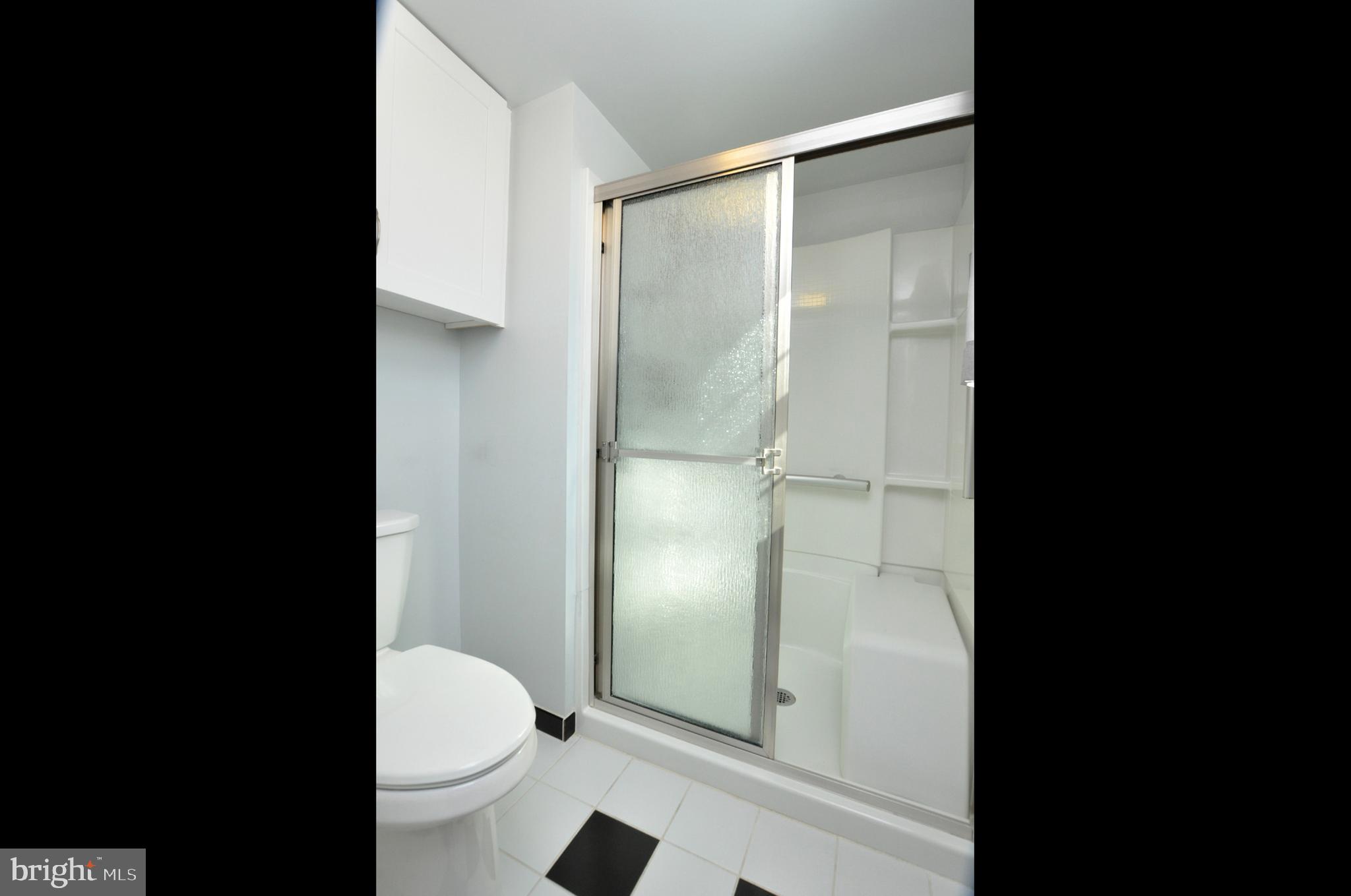 3 AVANDALE COURT