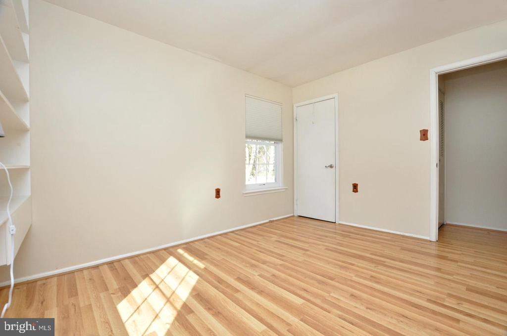3 AVANDALE COURT