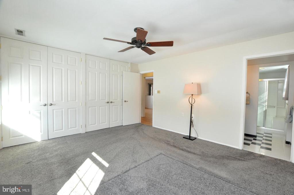 3 AVANDALE COURT