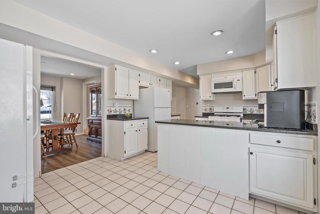 206 MEADOW DRIVE