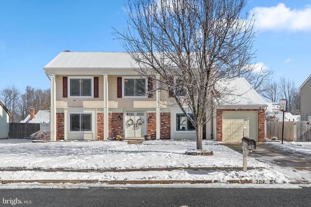 206 MEADOW DRIVE