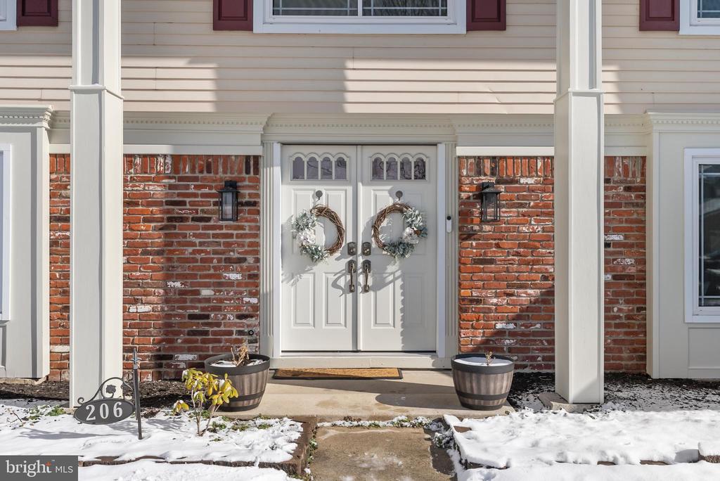 206 MEADOW DRIVE