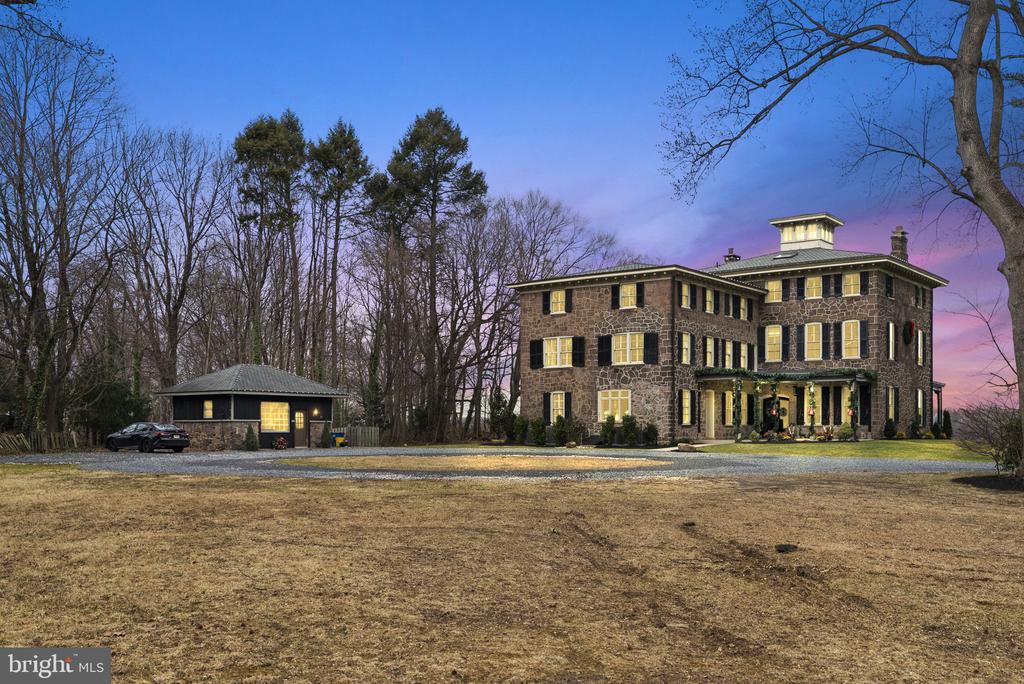 231 WOODLANE ROAD