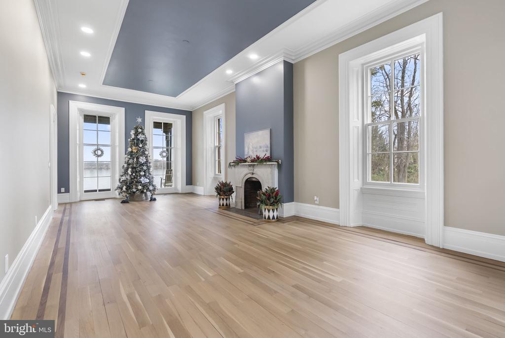 231 WOODLANE ROAD