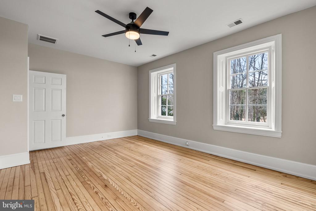 231 WOODLANE ROAD