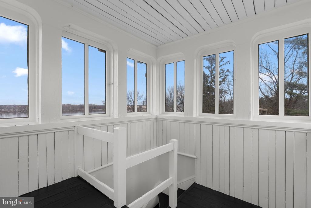 231 WOODLANE ROAD