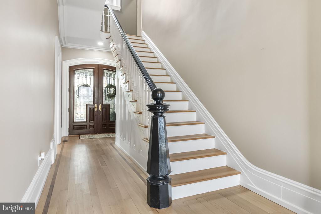 231 WOODLANE ROAD