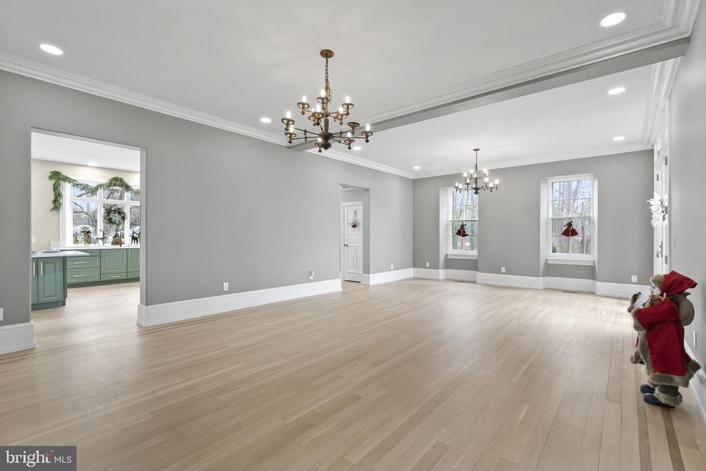 231 WOODLANE ROAD