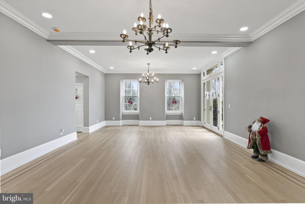 231 WOODLANE ROAD