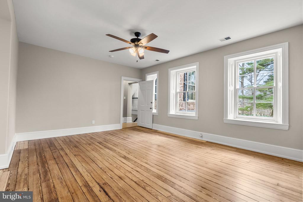 231 WOODLANE ROAD