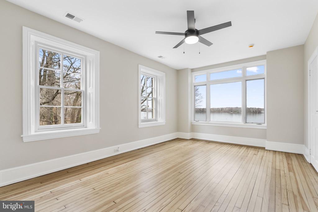 231 WOODLANE ROAD