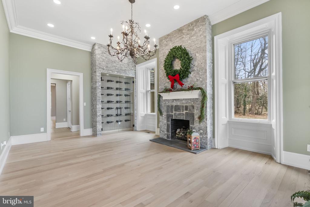 231 WOODLANE ROAD
