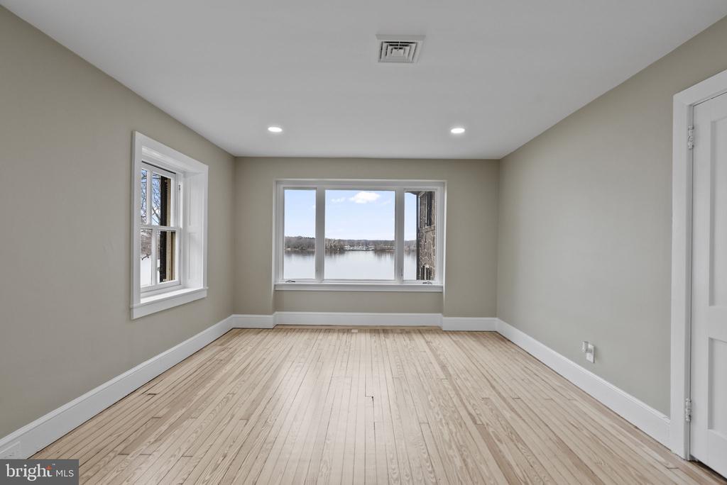 231 WOODLANE ROAD