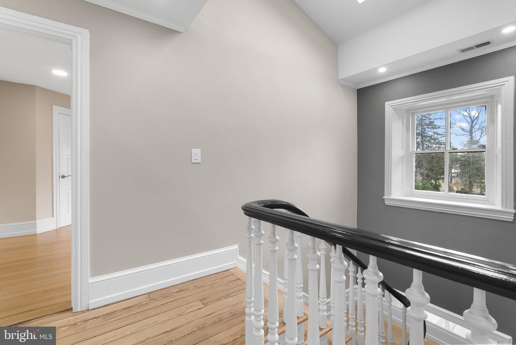 231 WOODLANE ROAD