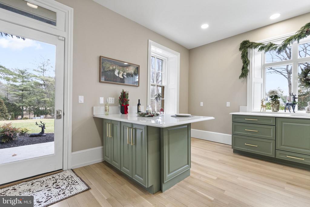 231 WOODLANE ROAD