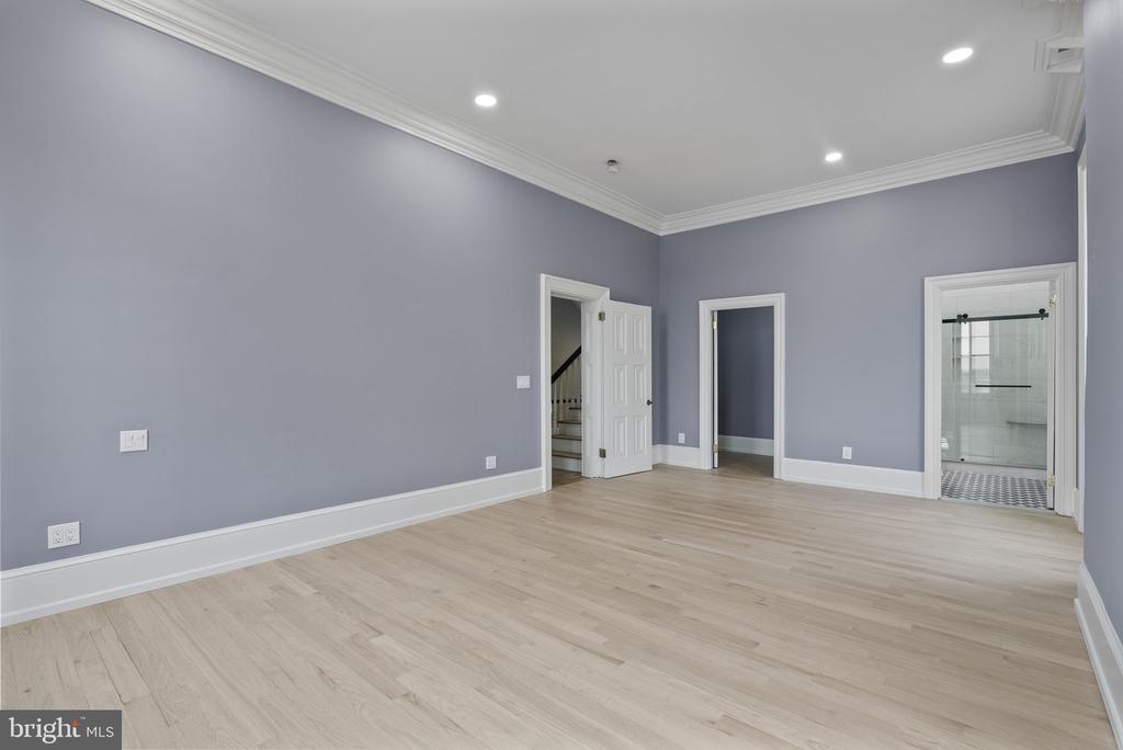 231 WOODLANE ROAD