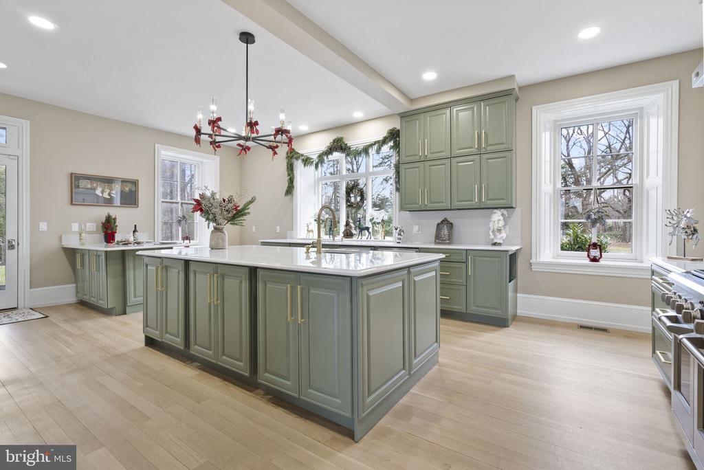231 WOODLANE ROAD