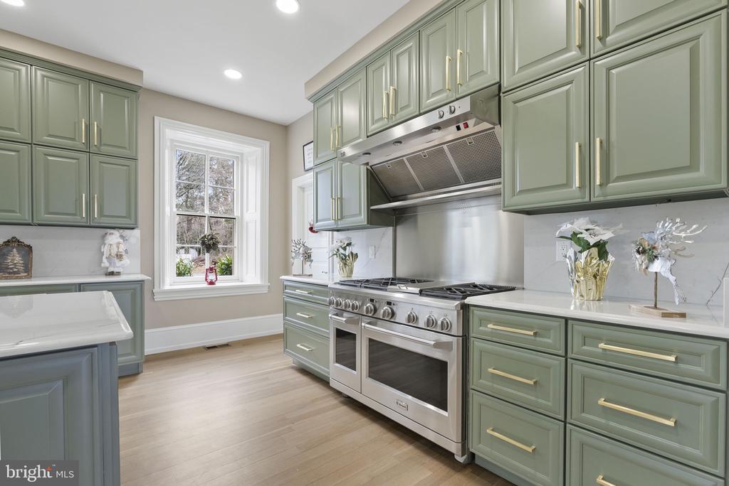 231 WOODLANE ROAD