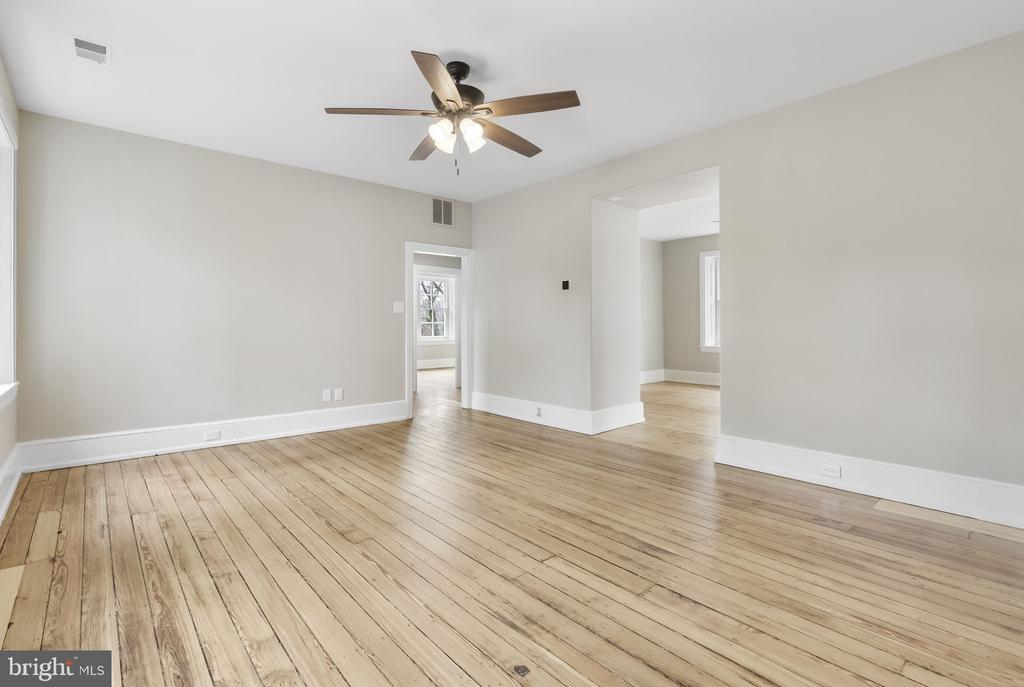 231 WOODLANE ROAD