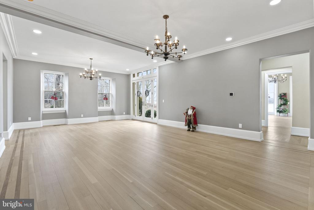 231 WOODLANE ROAD