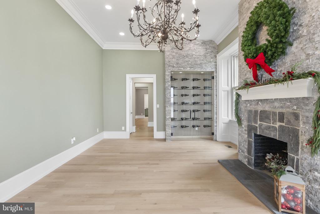 231 WOODLANE ROAD