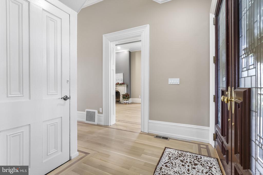 231 WOODLANE ROAD