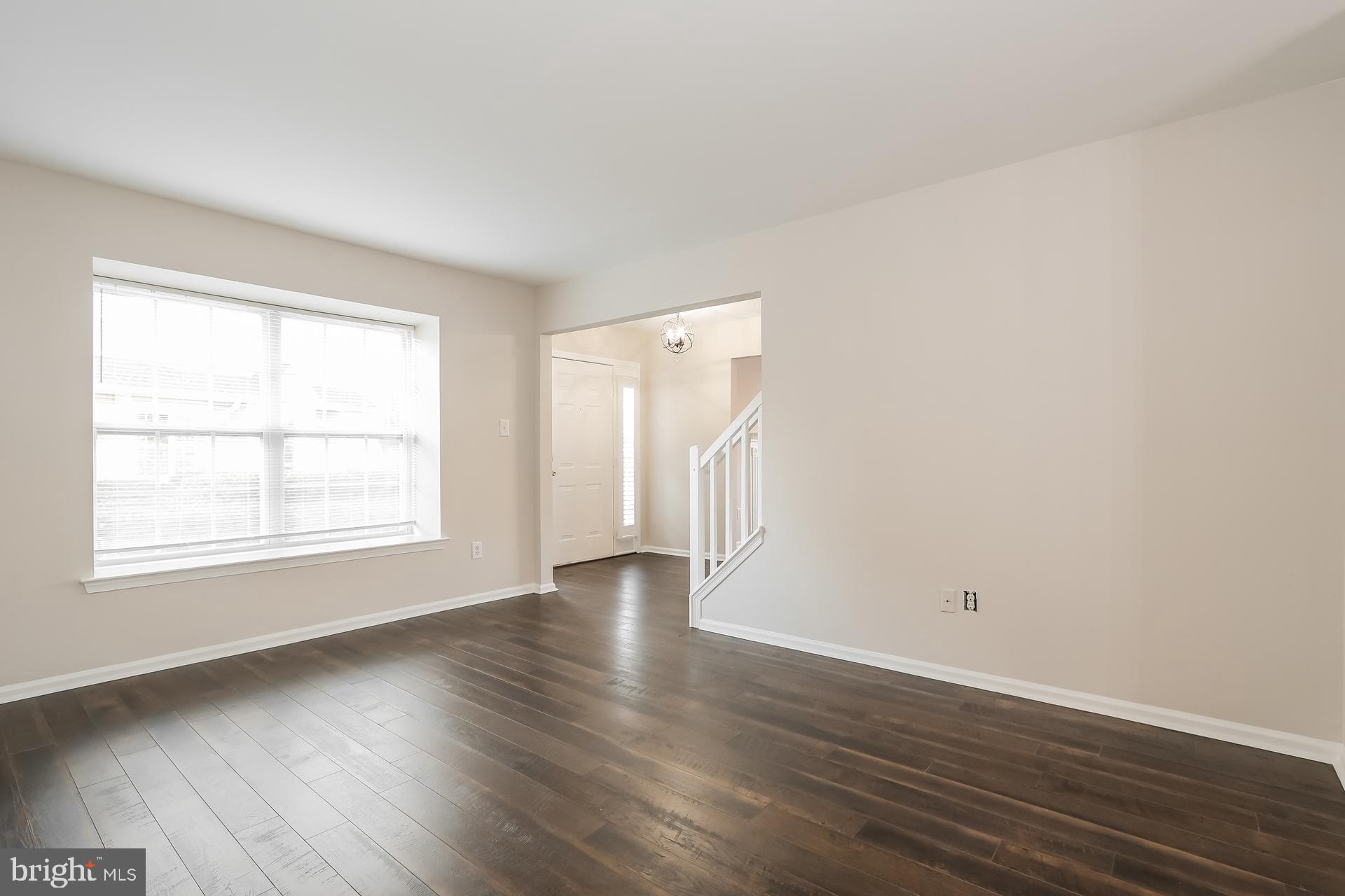 4204 BUXMONT