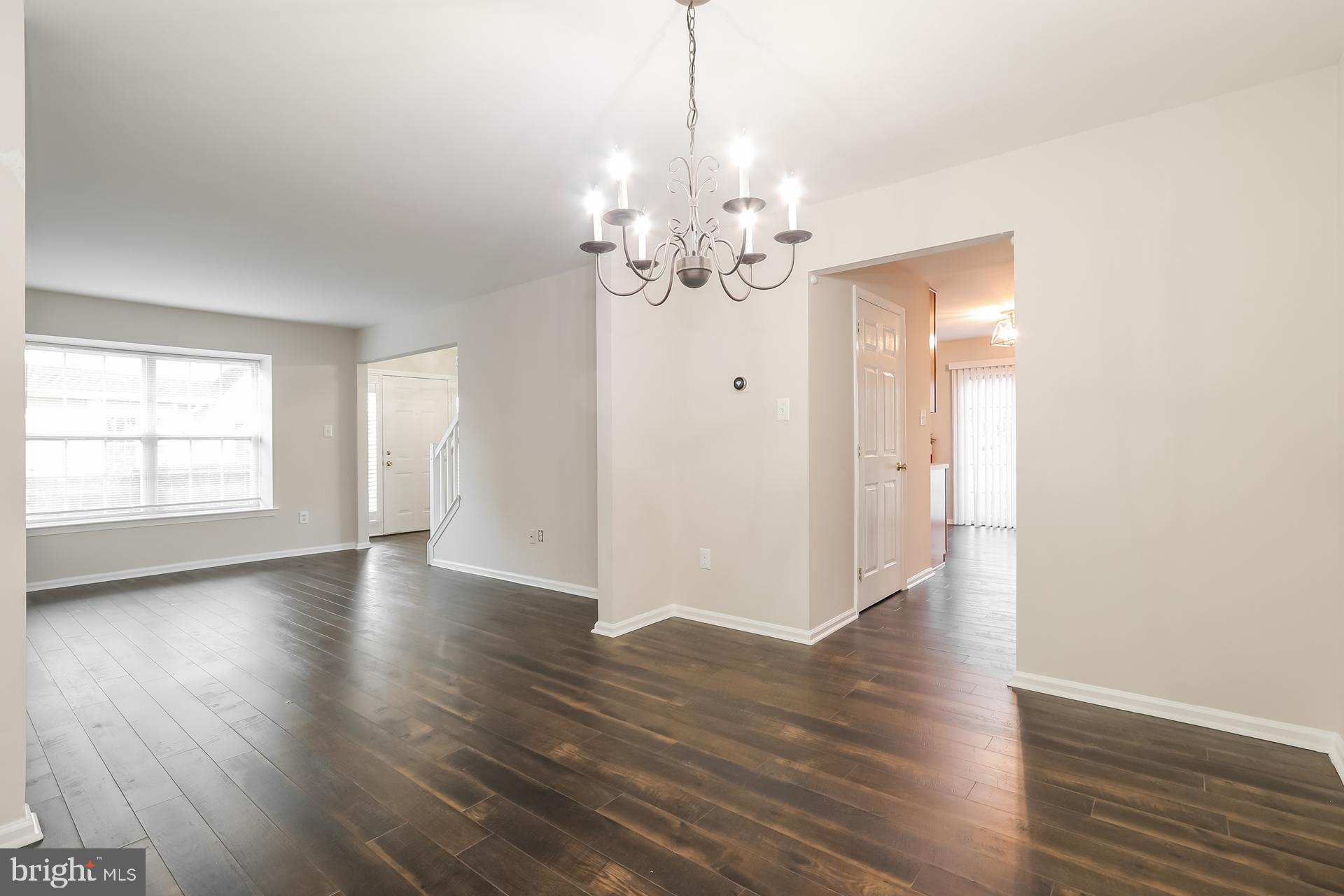 4204 BUXMONT
