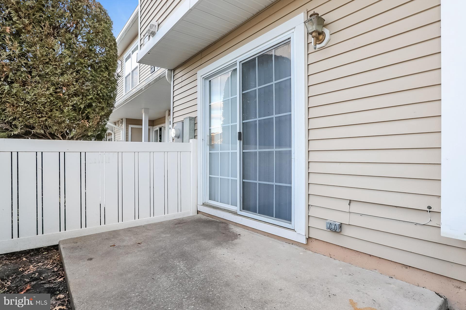 4204 BUXMONT