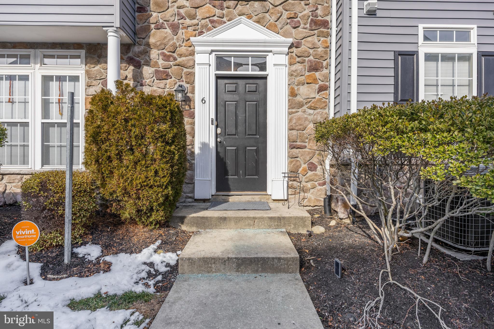 6 FAWN COURT