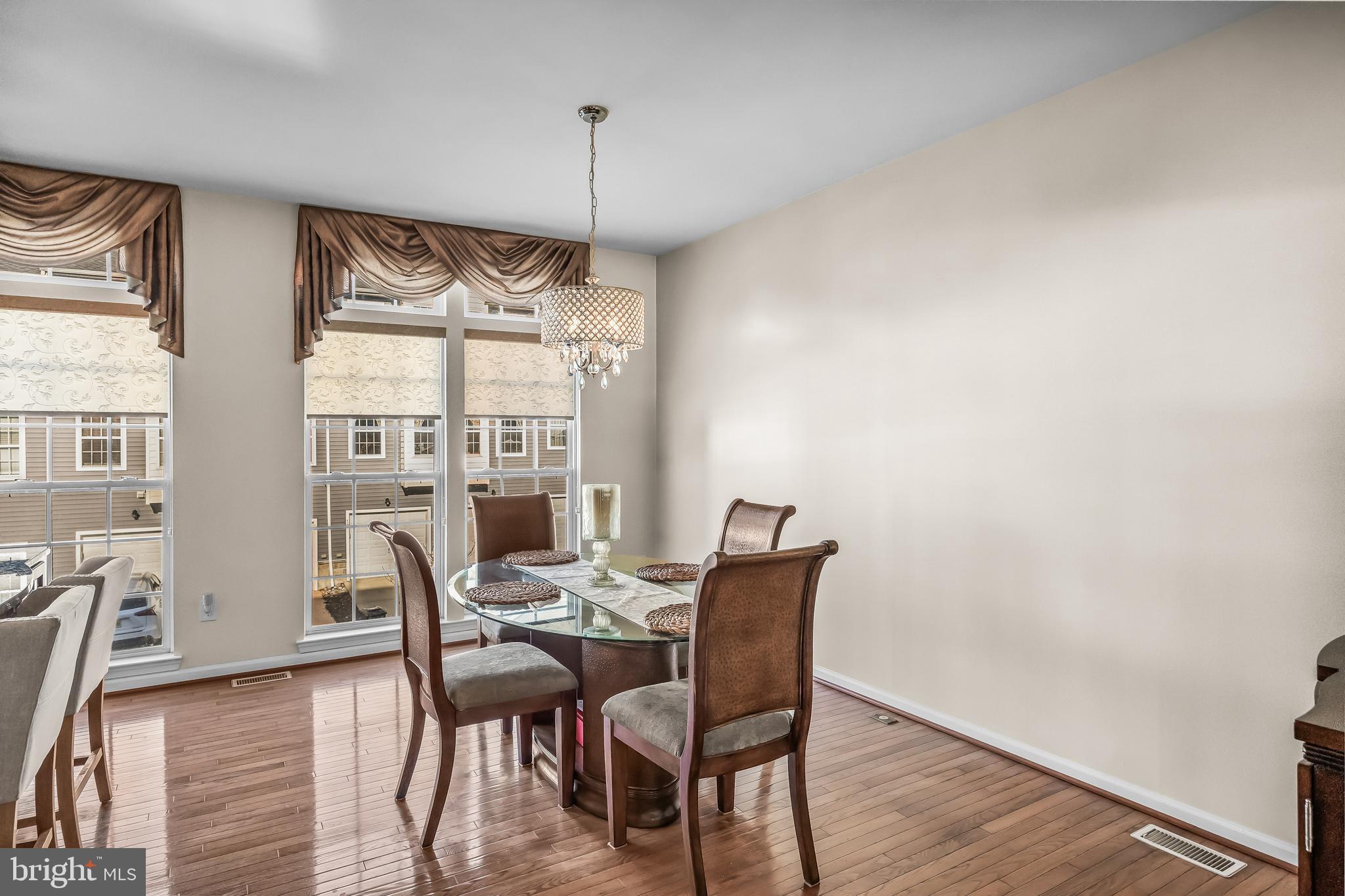 6 FAWN COURT