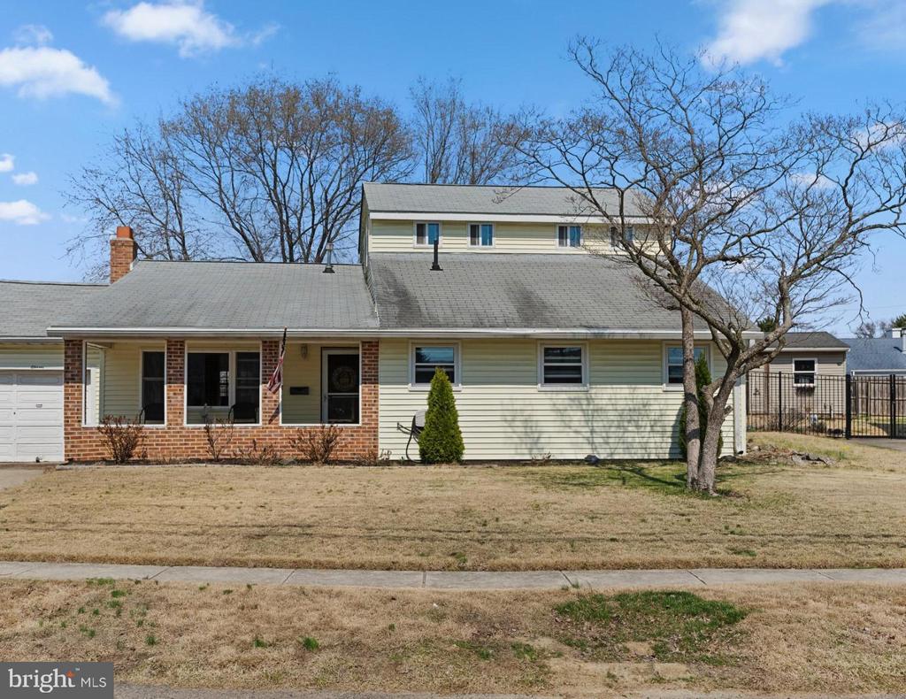 11 ROSE AVENUE