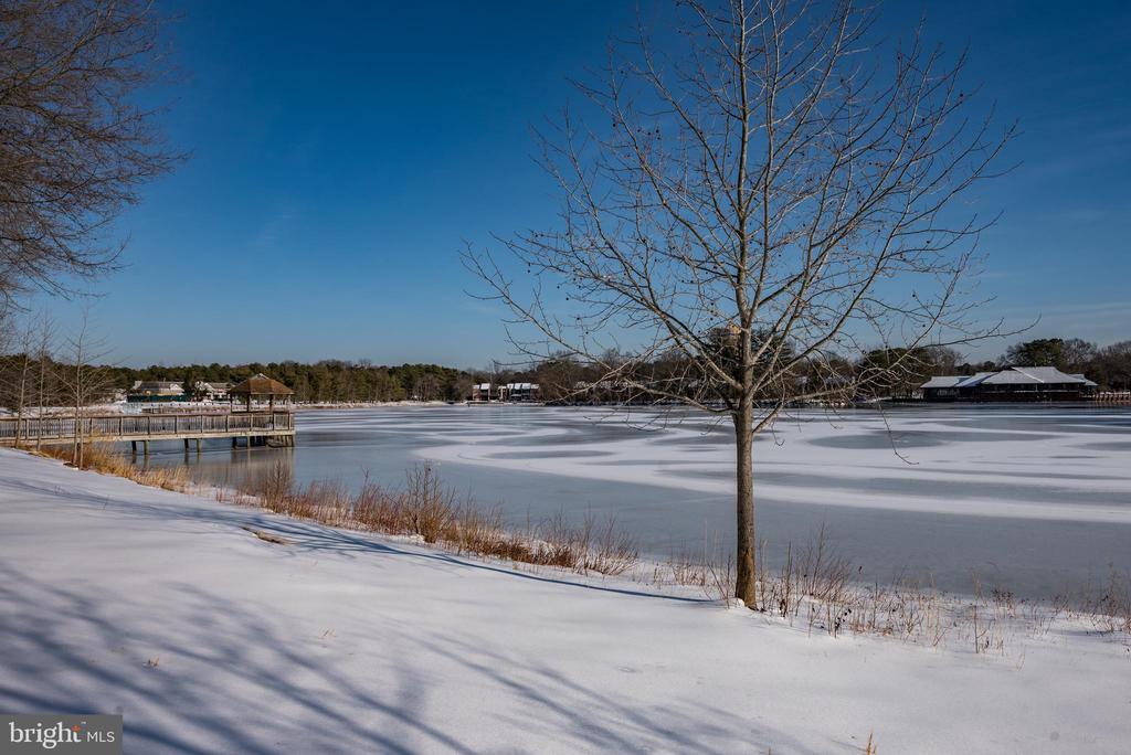 375 WOODLAKE DRIVE
