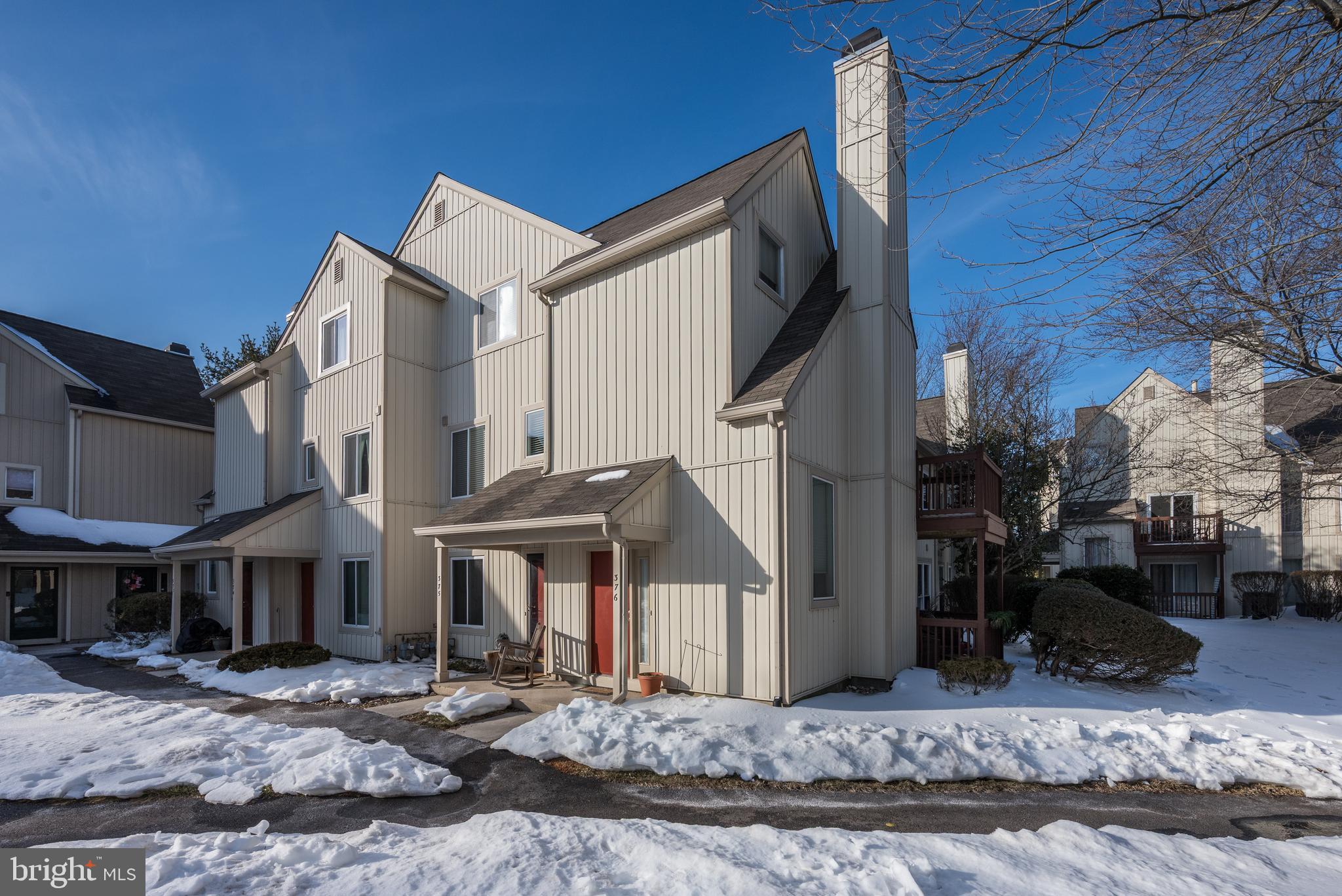 375 WOODLAKE DRIVE