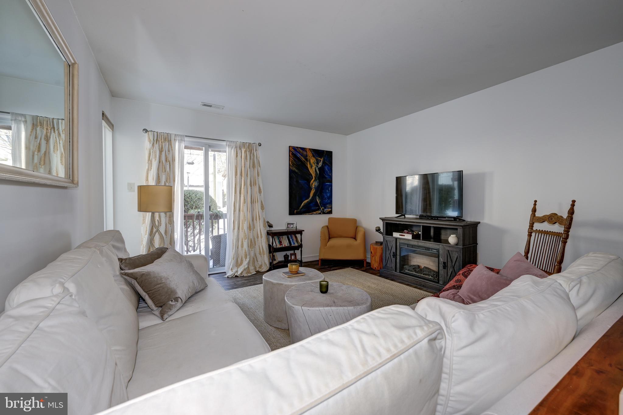375 WOODLAKE DRIVE