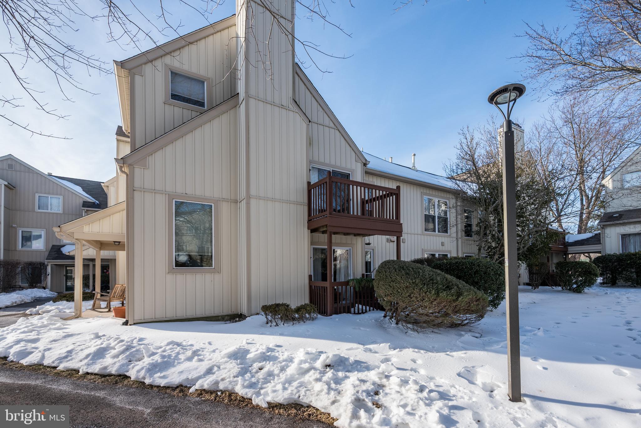 375 WOODLAKE DRIVE