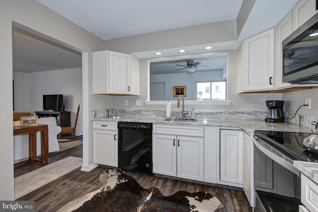 375 WOODLAKE DRIVE