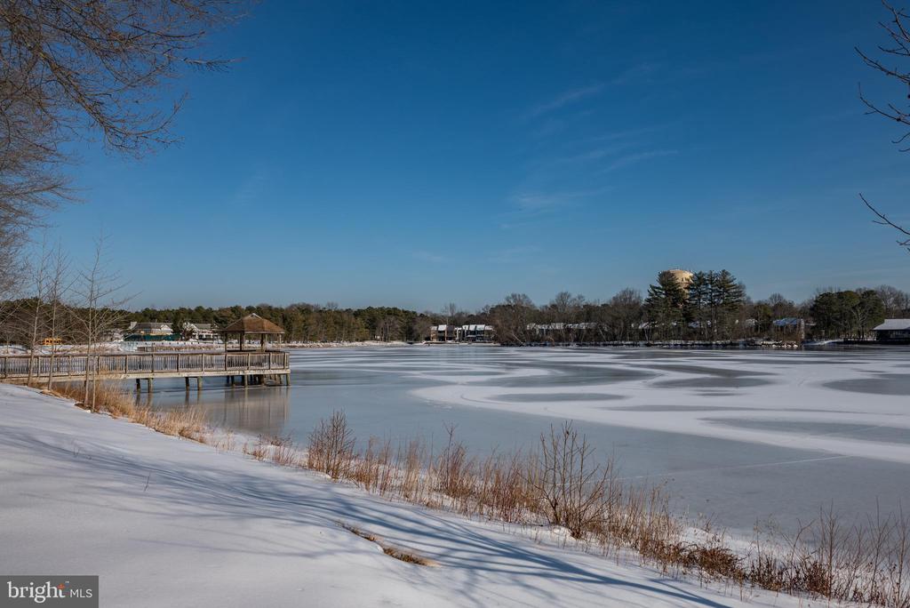 375 WOODLAKE DRIVE