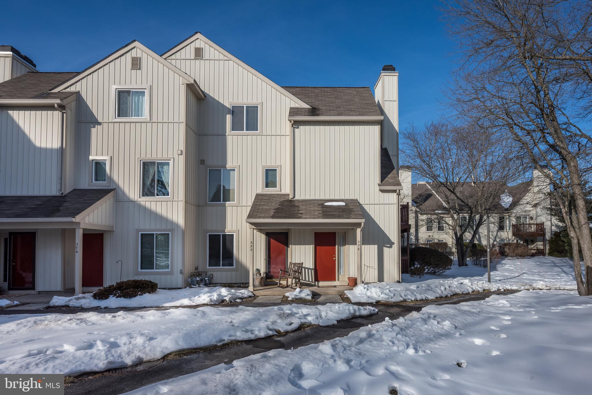 375 WOODLAKE DRIVE