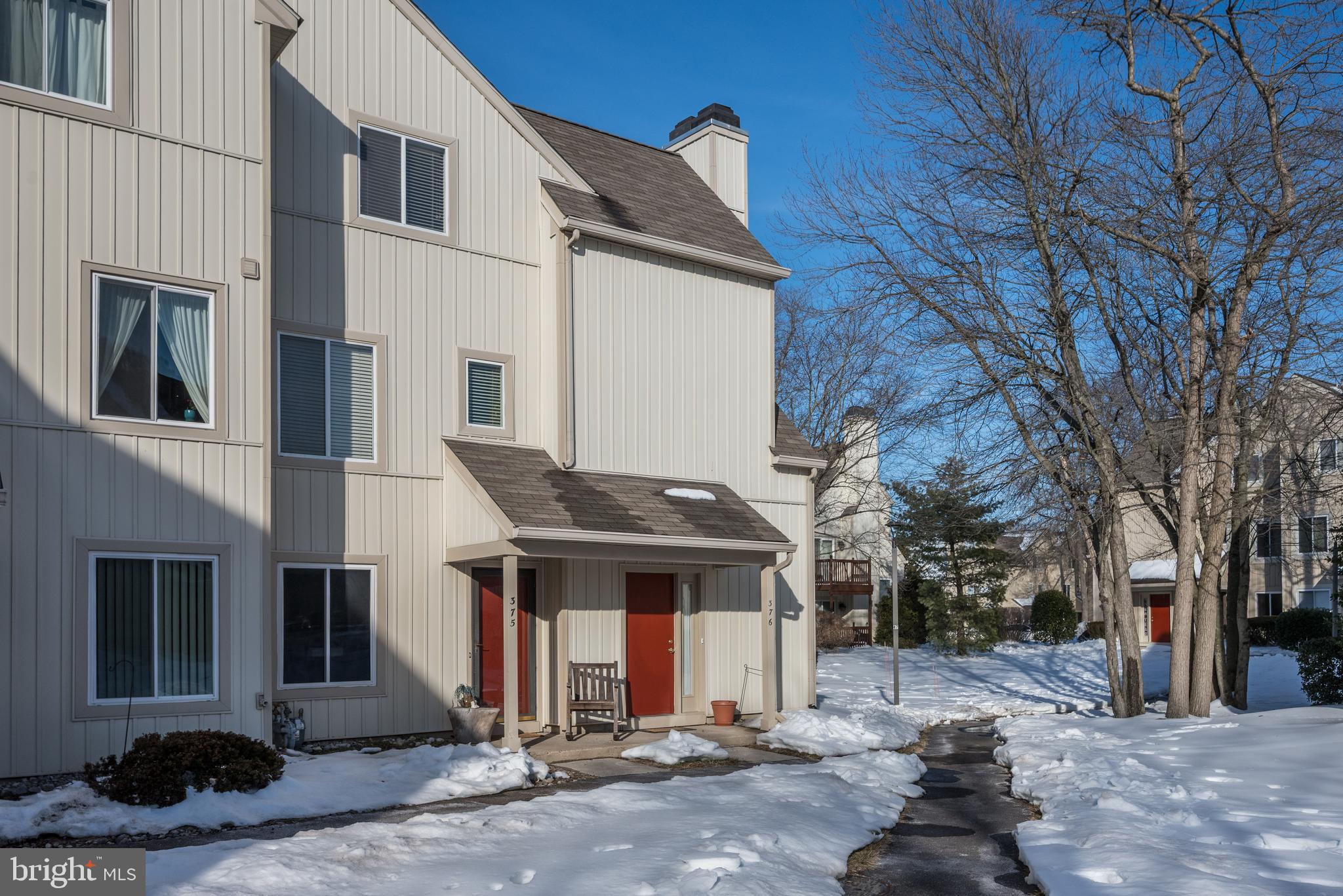 375 WOODLAKE DRIVE