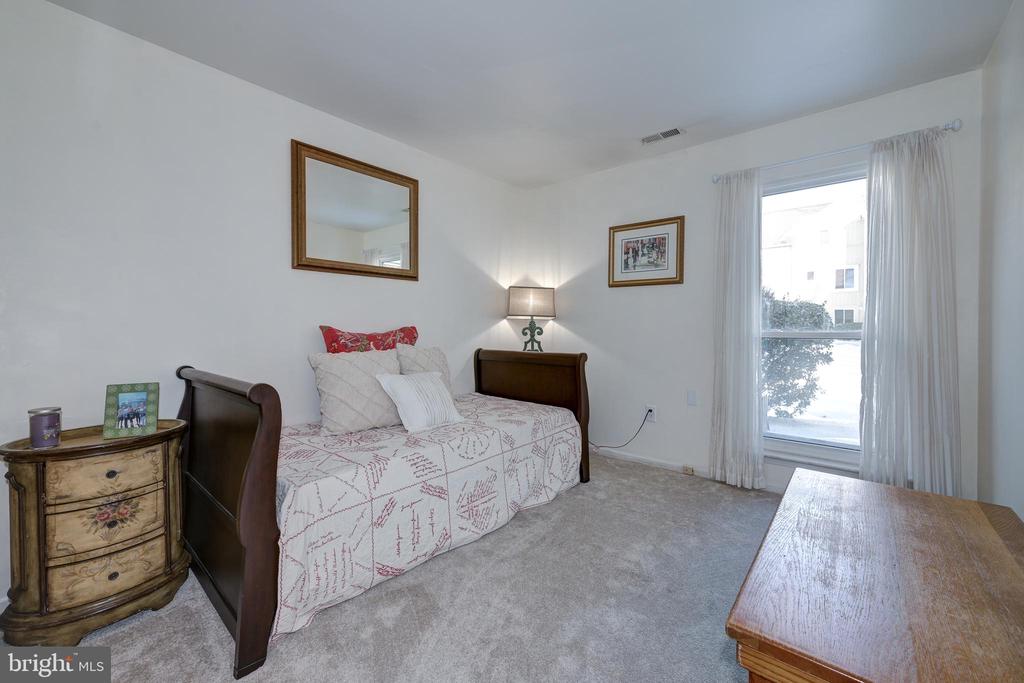 375 WOODLAKE DRIVE