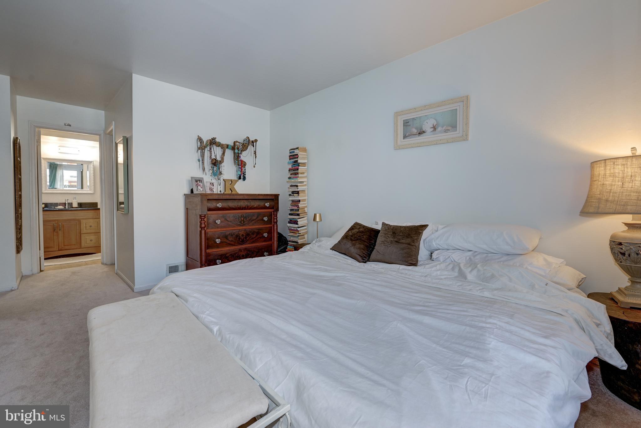 375 WOODLAKE DRIVE